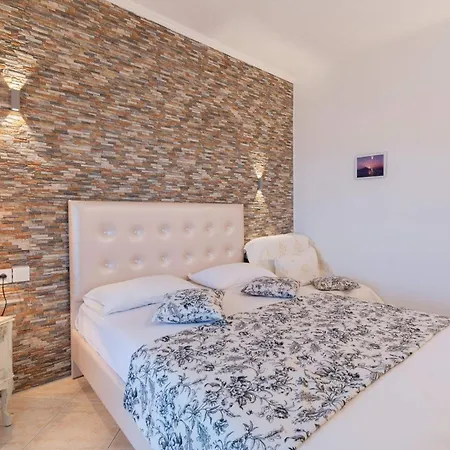 Апартаменты House Niki *